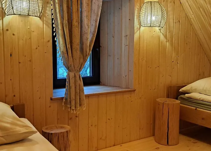 Zarembianka Chalet Gniewoszow (Lower Silesia)